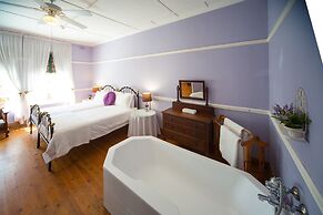 Mountain Manor Guest House & Executive Suites