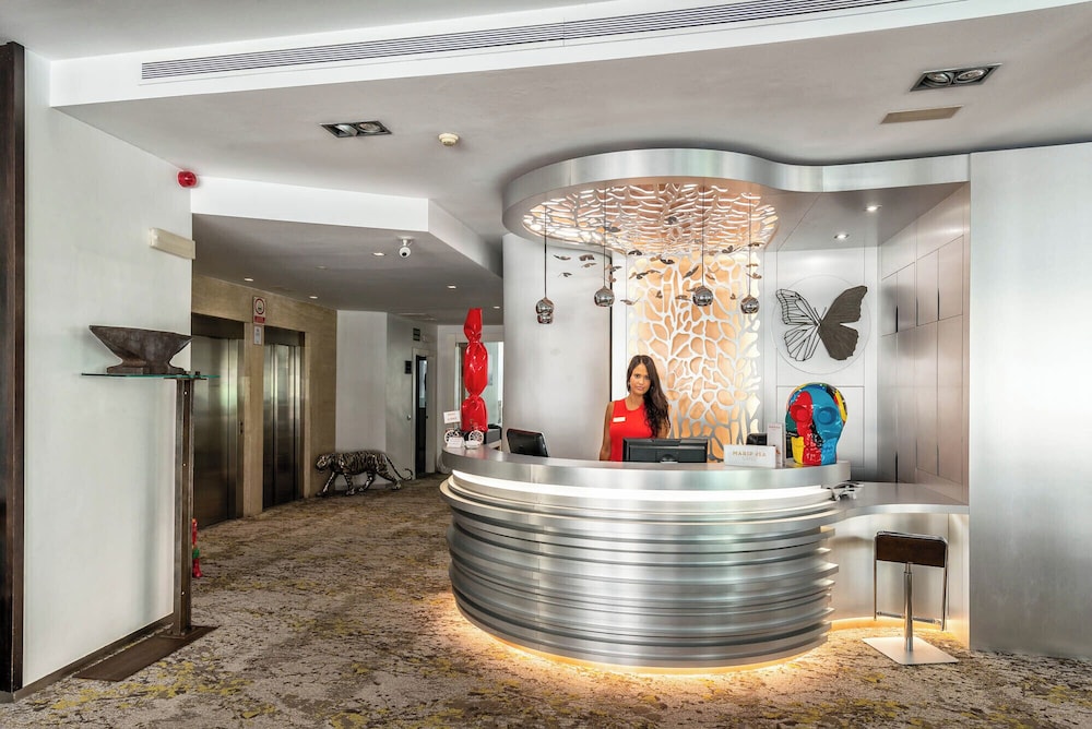 Mariposa Hotel Malaga
