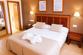 Hotel Santiago de León
