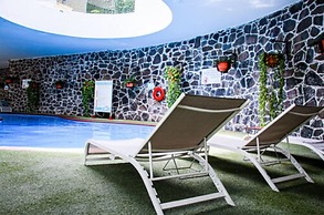 Country Hotel and Suites