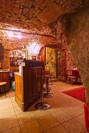 Monte Kristo Hotel