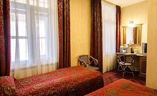 Monte Kristo Hotel