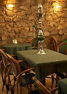 Monte Kristo Hotel