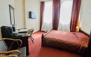 Monte Kristo Hotel