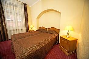 Monte Kristo Hotel