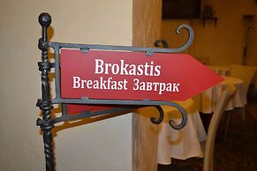 Monte Kristo Hotel
