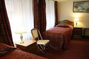 Monte Kristo Hotel