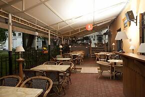 Monte Kristo Hotel