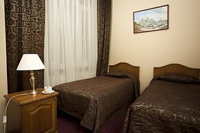 Monte Kristo Hotel