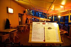 Monte Kristo Hotel