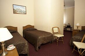 Monte Kristo Hotel