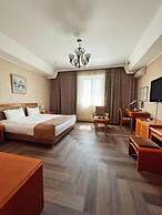 Golden Dragon Hotel