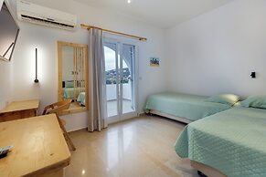 Pyrgaki Hotel