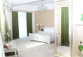 Phoenicia Grand Hotel