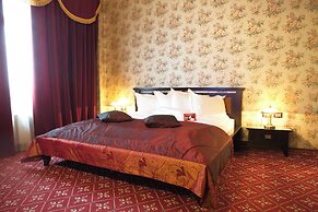 Phoenicia Grand Hotel