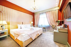 Phoenicia Grand Hotel