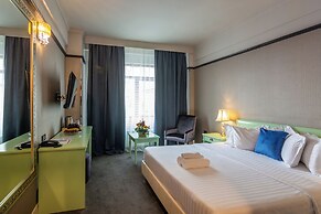 Phoenicia Grand Hotel