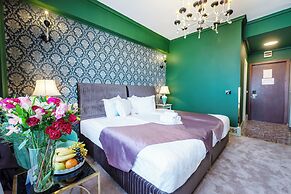 Phoenicia Grand Hotel