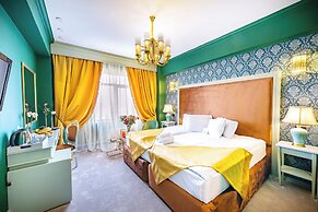 Phoenicia Grand Hotel