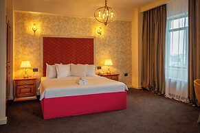 Phoenicia Grand Hotel