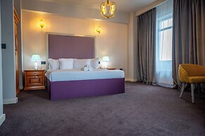 Phoenicia Grand Hotel