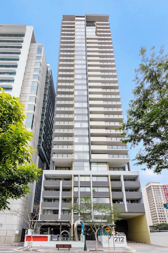 Oaks Brisbane on Margaret Suites