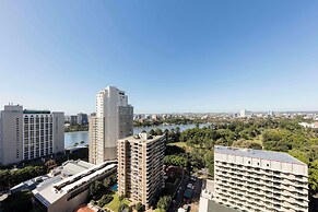 Oaks Brisbane on Margaret Suites