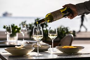 Daios Luxury Living