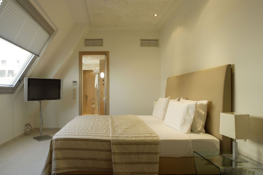Daios Luxury Living