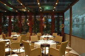 Daios Luxury Living