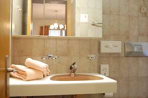 Hotel Cresta