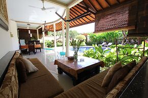 Heliconia Villa