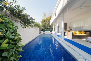 Heliconia Villa