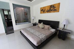 Heliconia Villa