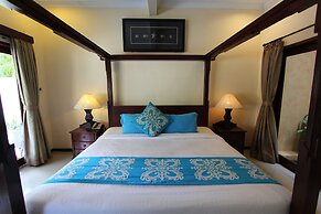 Heliconia Villa