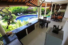 Heliconia Villa