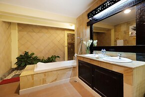 Heliconia Villa