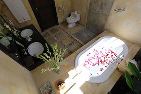 Heliconia Villa
