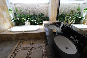 Heliconia Villa