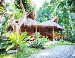 Pura Vida Beach & Dive Resort