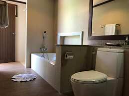 Kanok Buri Resort