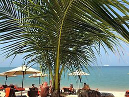 Kanok Buri Resort