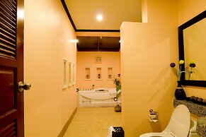 Kanok Buri Resort