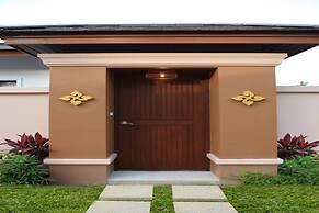 Kanok Buri Resort