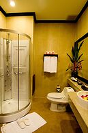 Kanok Buri Resort