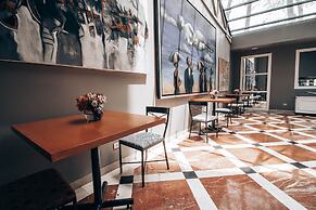 Suites del Bosque Hotel