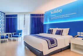 Blue Cabin Hotel (Formerly A-ONE New Wing Hotel)