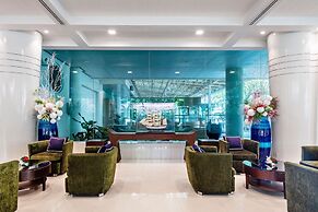 Blue Cabin Hotel (Formerly A-ONE New Wing Hotel)