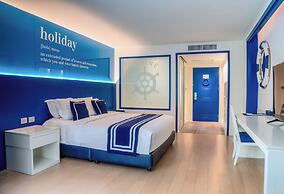 Blue Cabin Hotel (Formerly A-ONE New Wing Hotel)