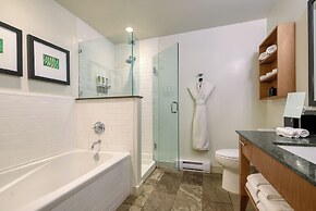 The Oswego Hotel